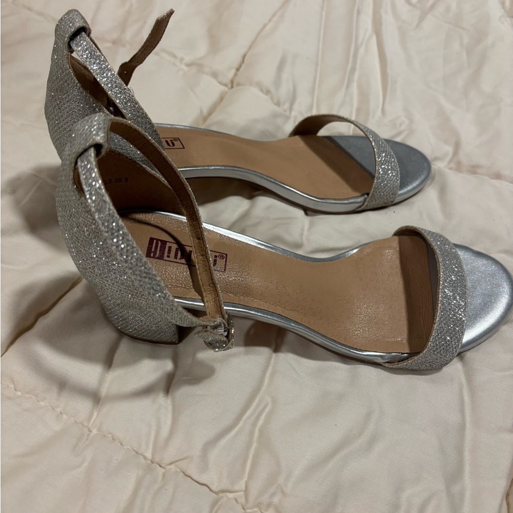 DIDIFU Silver Heels, Silver Shimmer Open Toe, Ankle Strap High Heels Size 8